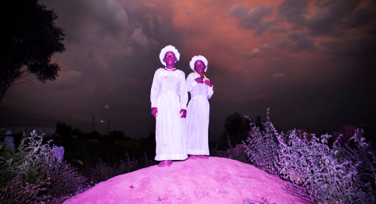 La mythologie des jumeaux du Nigeria sous l’objectif d’un duo franco-belge