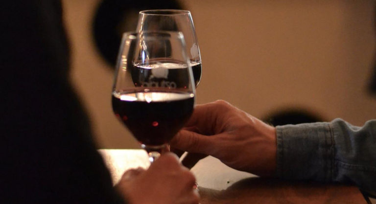 Une soirée dégustation de vins chez Oztudio le 6 septembre